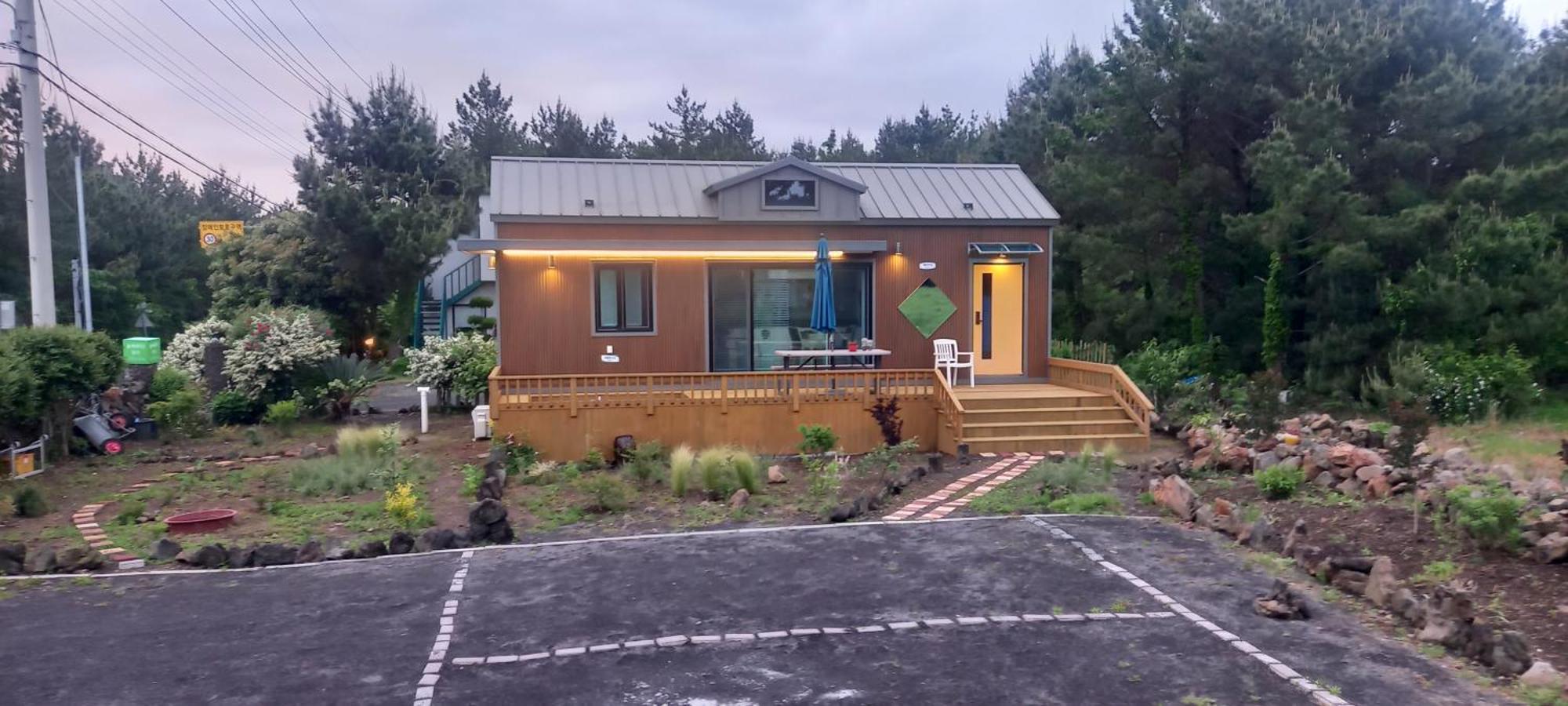 Hamdeok Pool Villa Pension Jeju Exteriör bild
